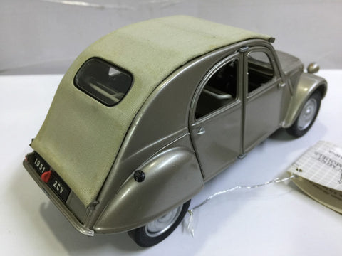 FRANKLIN MINT 1/24 1951 CITROEN 2CV (BUY)