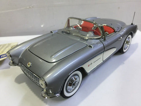 FRANKLIN MINT 1/24 1957 CORVETTE FIBERGLASS EDITION SILVER (BUY)