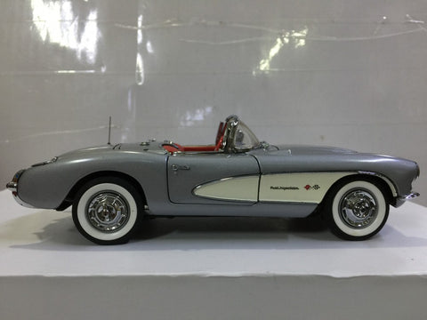 FRANKLIN MINT 1/24 1957 CORVETTE FIBERGLASS EDITION SILVER (BUY)