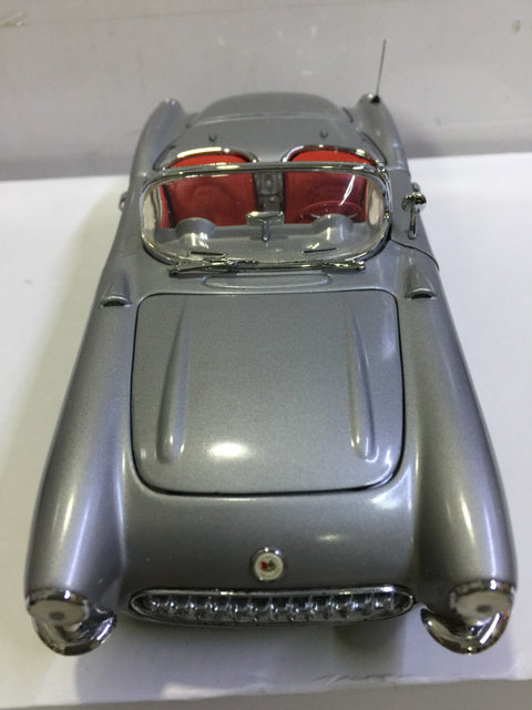 FRANKLIN MINT 1/24 1957 CORVETTE FIBERGLASS EDITION SILVER (BUY)