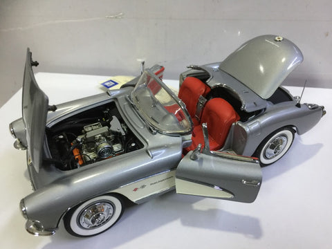 FRANKLIN MINT 1/24 1957 CORVETTE FIBERGLASS EDITION SILVER (BUY)
