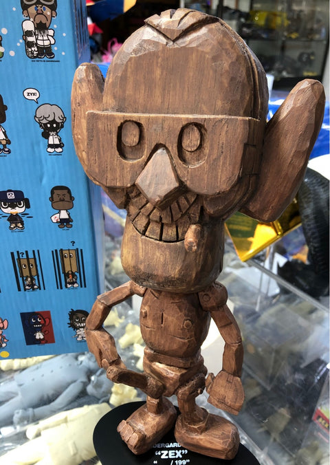 CRAZYSMILES KINDERGARDENER MICHAEL LAU 9" WOOD GARDENER 10TH ANNIVERSARY KG9W1110 108 ZEX FIGURE (PIU235)