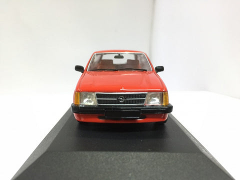 MINICHAMPS 1/43 OPEL KADETT CARAVAN 1979 RED (400 044110) (06604) (PIU50)
