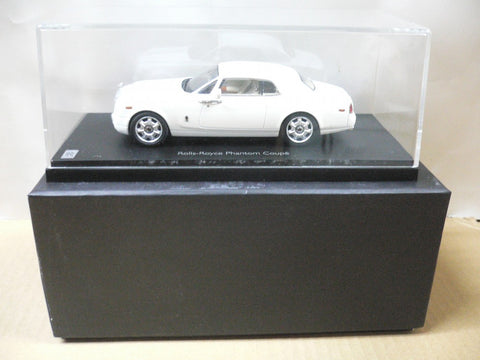 KYOSHO 1/43 ROLLS-ROYCE PHANTOM COUPE ENGLISH WHITE 05531EW (24131) (PIU150)
