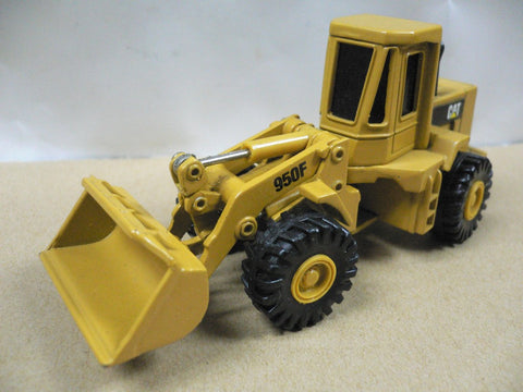ERTL 1/64 CAT CATERPILLAR TRACTOR 950F FRONTEND LOADER (BUY)