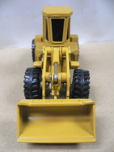 ERTL 1/64 CAT CATERPILLAR TRACTOR 950F FRONTEND LOADER (BUY)