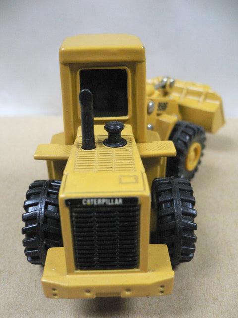 ERTL 1/64 CAT CATERPILLAR TRACTOR 950F FRONTEND LOADER (BUY)