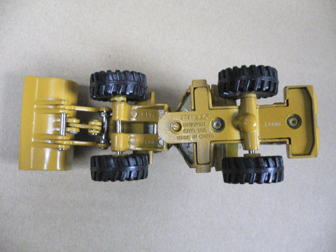 ERTL 1/64 CAT CATERPILLAR TRACTOR 950F FRONTEND LOADER (BUY)
