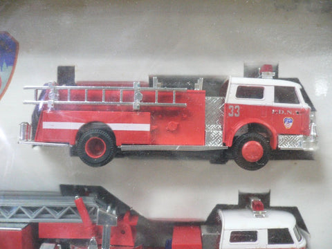 BUSCH 1/87 NEW YORK FIRE DEPARTMENT SET (49925) (BUY)