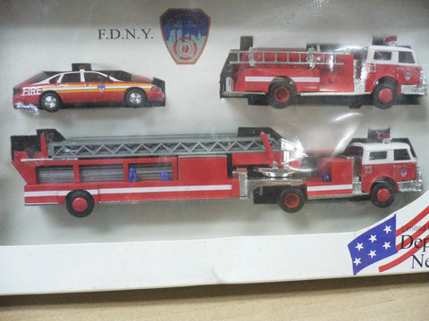 BUSCH 1/87 NEW YORK FIRE DEPARTMENT SET (49925) (BUY)