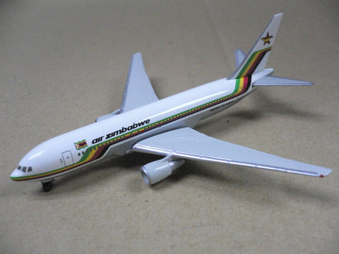 HERPA WINGS 1/500 AIR ZIMBABWE BOEING 767-200ER (504232) (PA0)