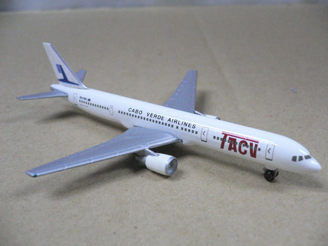 HERPA WINGS 1/500 CABO VERDE AIRLINES BOEING 757 D4-CBG (503723) (PA0)