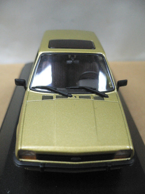 MINICHAMPS 1/43 FORD FIESTA 1976 GOLD METALLIC (400 085100) (06306) (PIU96)