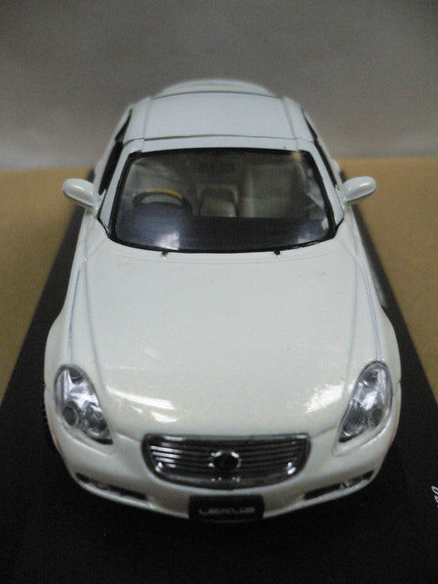 KYOSHO JCOLLECTION 1/43 LEXUS SC430 2005 CLOSED ROOF WHITE PEARL CRYSTAL SHINE (JC14003W) (10206) (PIU50)