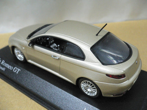 MINICHAMPS 1/43 ALFA ROMEO GT 2003 CHAMPAGNE METALLIC (400 120325) (06117) (PIU50)
