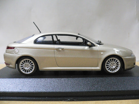 MINICHAMPS 1/43 ALFA ROMEO GT 2003 CHAMPAGNE METALLIC (400 120325) (06117) (PIU50)