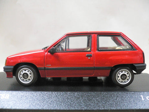 MINICHAMPS 1/43 OPEL CORSA 1983 RED (400 045000) (06289) (PIU96)
