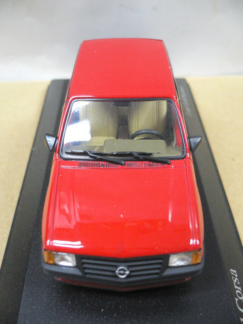 MINICHAMPS 1/43 OPEL CORSA 1983 RED (400 045000) (06289) (PIU96)