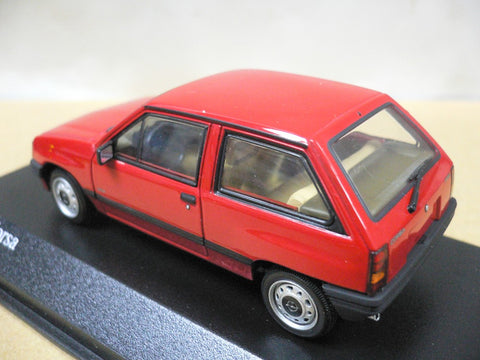 MINICHAMPS 1/43 OPEL CORSA 1983 RED (400 045000) (06289) (PIU96)