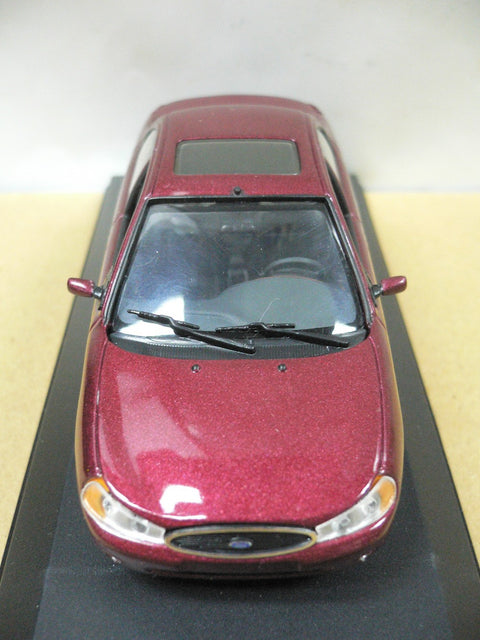 MINICHAMPS 1/43 FORD MONDEO 4 DOOR SALOON 1997 RED (430 086301) (02582) (PIU100)