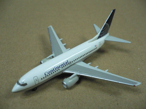 HERPA WINGS 1/500 CONTINENTAL AIRLINES BOEING 737-700 N24702 (512466) (PA0)