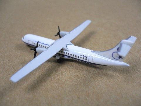 HERPA WINGS 1/500 VIETNAM AIRLINES ATR-72 VN-B202 (508032) (PA0)