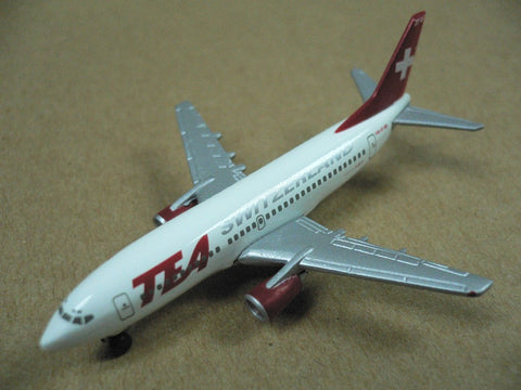 HERPA WINGS 1/500 TEA SWITZERLAND BOEING 737-300 HB-IIF (500456) (PA0)