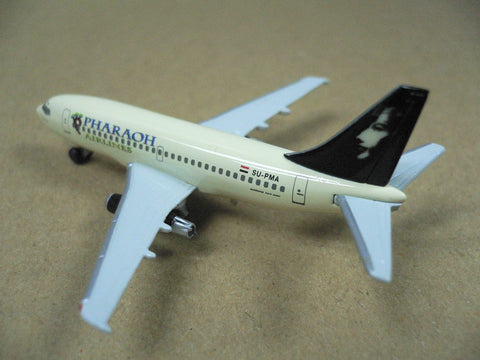 HERPA WINGS 1/500 PHARAOH AIRLINES BOEING 737-200 SU-PAM (512367) (PA0)