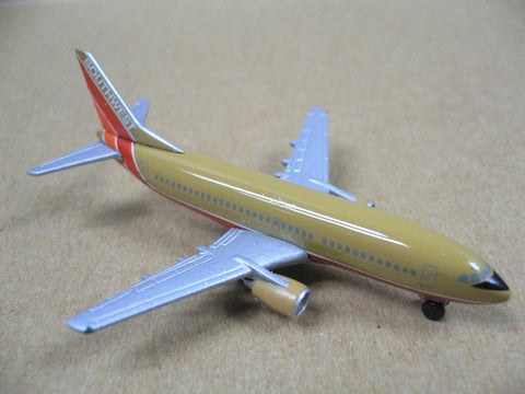HERPA WINGS 1/500 SOUTHWEST AIRLINES BOEING 737-300 (500562)