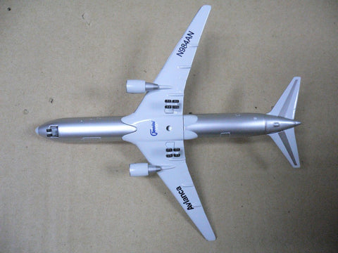 GEMINI JETS 1/400 AVIANCA COLOMBIA BOEING 767-300 N984AN (GJAVA163) (70163) (PA0)