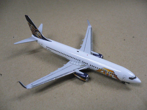 GEMINI JETS 1/400 ATA BOEING 737-800 N301TZ (GJATA250) (70250) (PIU10)