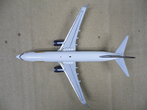 GEMINI JETS 1/400 ATA BOEING 737-800 N301TZ (GJATA250) (70250) (PIU10)