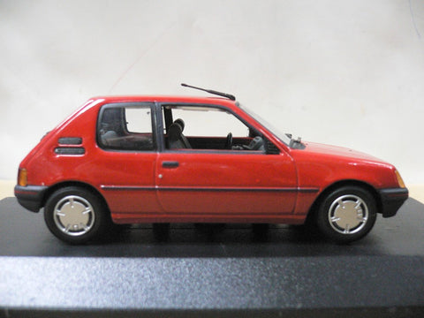 MINICHAMPS 1/43 PEUGEOT 205XR 1988 RED (400 112370) (05474)