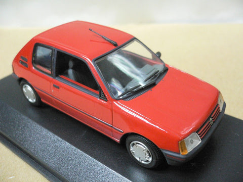 MINICHAMPS 1/43 PEUGEOT 205XR 1988 RED (400 112370) (05474)