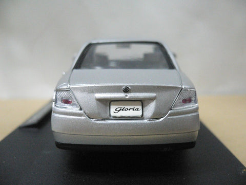M4 MTECH 1/43 NISSAN GLORIA SILVER (M4-11-C) (47830) (PIU)