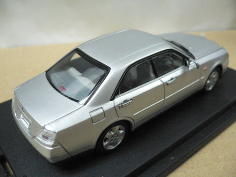 M4 MTECH 1/43 NISSAN GLORIA SILVER (M4-11-C) (47830) (PIU)