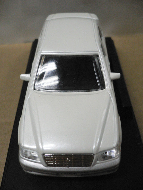 MTECH 1/43 TOYOTA CROWN ROYAL SALOON WHITE (MS-23-A) (47230) (PIU)