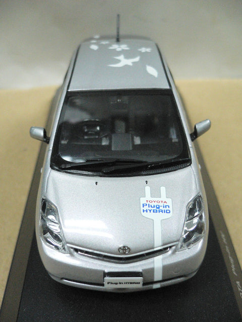 KYOSHO 1/43 TOYOTA PLUG-IN HV SILVER (03783A) (14635) (PIU50)