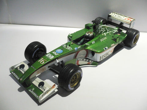 HOTWHEELS 1/18 JAGUAR R3 EDDIE IRVINE 2002 #16 (BUY)