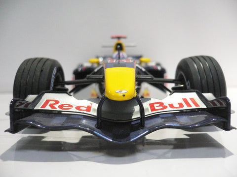 MINICHAMPS 1/18 Red Bull Racing Cosworth RB1 David Coulthard 2005 #14 (BUY)