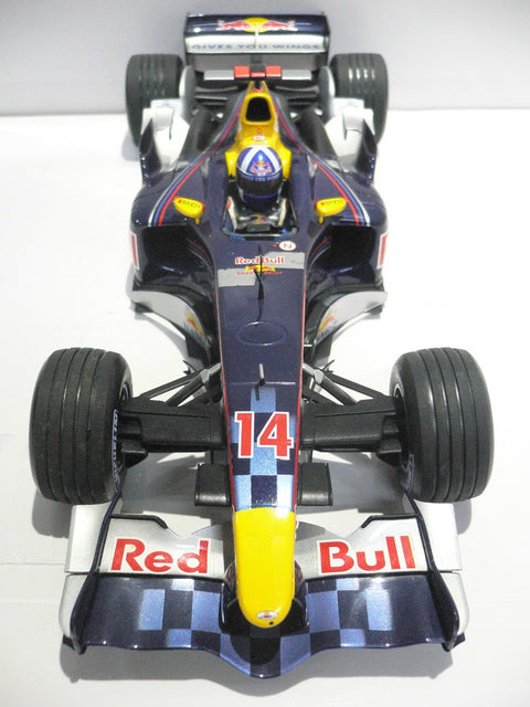 MINICHAMPS 1/18 Red Bull Racing Cosworth RB1 David Coulthard 2005 #14 (BUY)