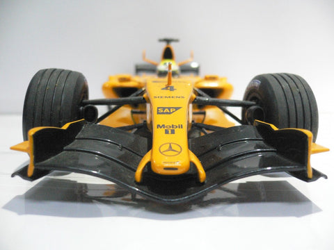 MINICHAMPS 1/18 MCLAREN MERCEDES MP4-21 Juan Pablo Montoya 2006 #4 (BUY)