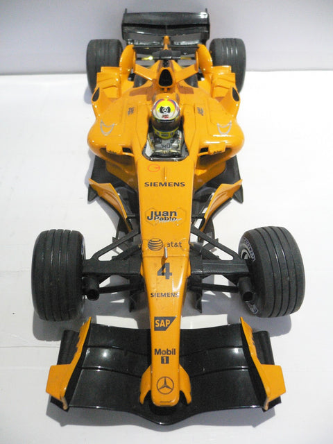 MINICHAMPS 1/18 MCLAREN MERCEDES MP4-21 Juan Pablo Montoya 2006 #4 (BUY)