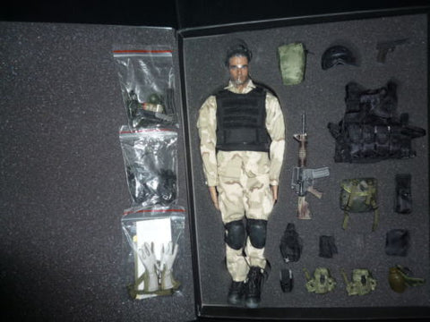 1:6 DAMTOY 93004 (BLACK HAWK DOWN) DELTA FORCE SGT. FIRST CLASS RANGER 93 FIGURE
