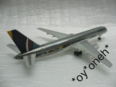 GEMINI JETS 1/400 AIR 2000 BOEING 757-200 MILLENNIUM EDITION B-0005