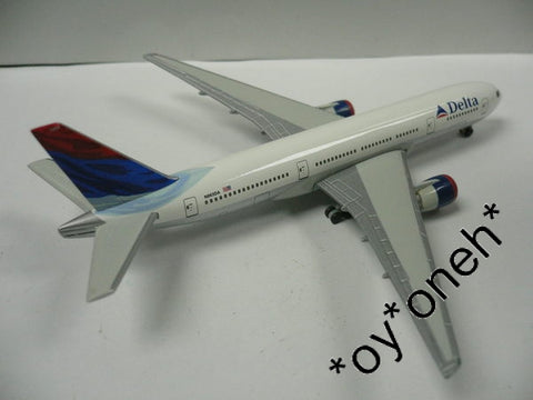 HERPA WINGS 1/500 DELTA BOEING 777-200 N863DA (512206)