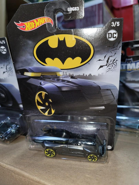 Hotwheels batman batmobile set of 5 DC gdg83