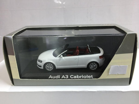 MINICHAMPS 1/43 AUDI A3 CABRIOLET IBISWEISS (501.08.033.13) (39271) (BUY)
