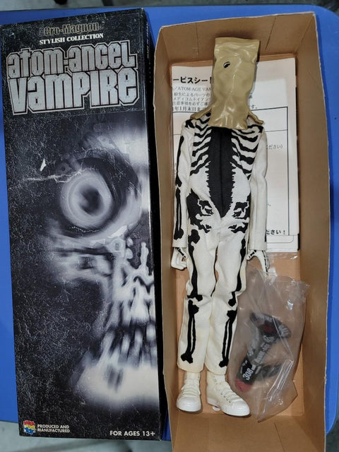 Medicom Atom-ace vampire balzac 1/6 action figure white 斷手斷腳斷肢