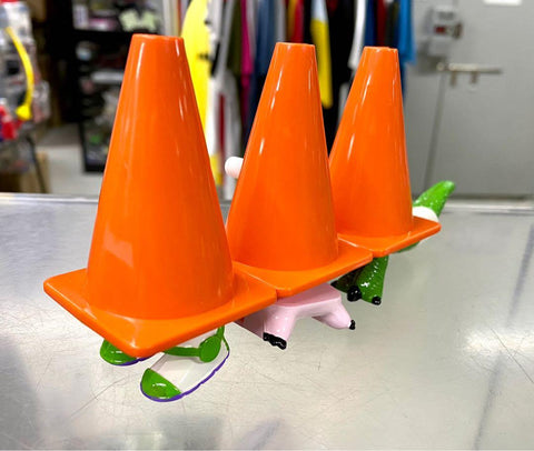 C935-44 APPLAUSE 42658 DISNEY TOY STORY 2 TRAFFIC CONES ACTION FIGURE WIND-UP 反斗奇兵 上鍊 交通路標筒 連 巴斯光年 豬 龍 腳